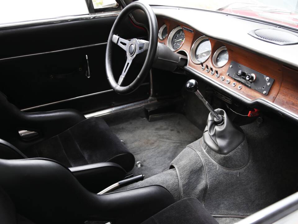 Immagine 41/48 di Alfa Romeo Giulia 1750 GT Am (1970)