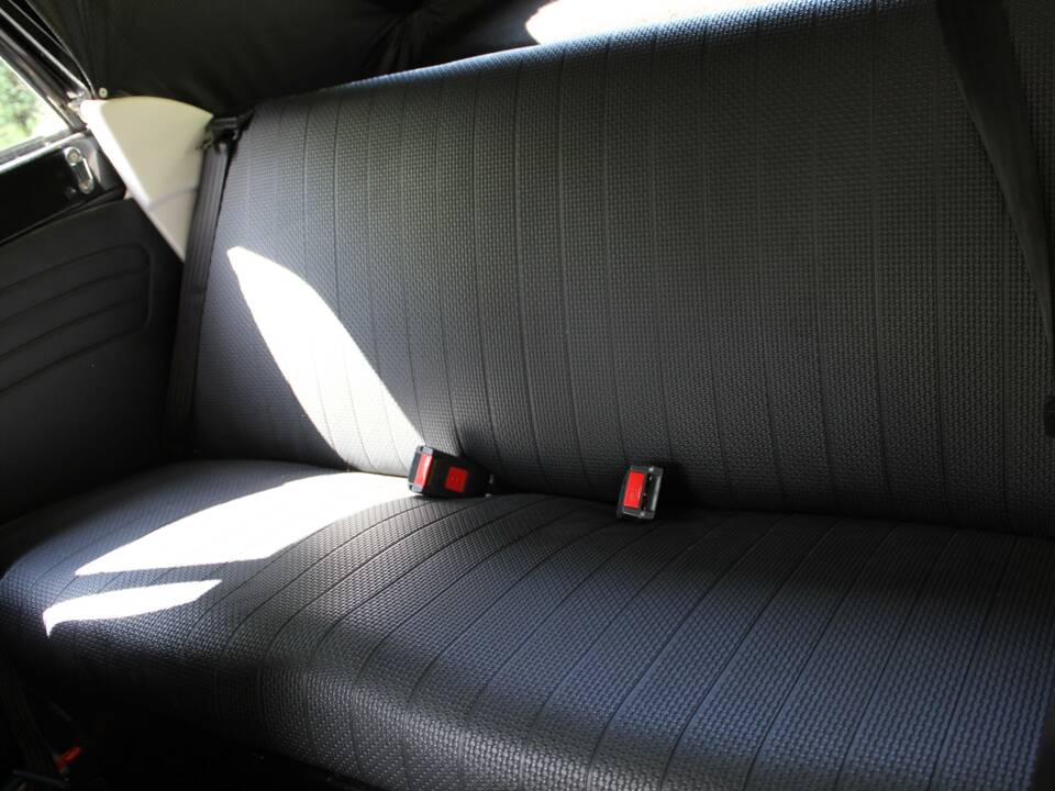 Image 14/18 of Volkswagen Käfer 1600 (1972)