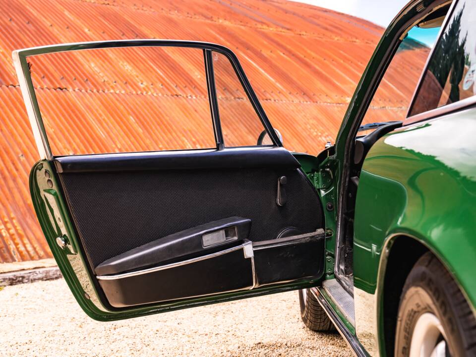 Image 13/32 of Porsche 911 2.2 S (1970)