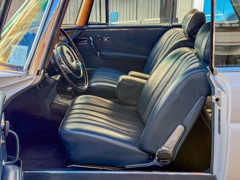 Bild 4/50 von Mercedes-Benz 280 SE 3,5 (1971)