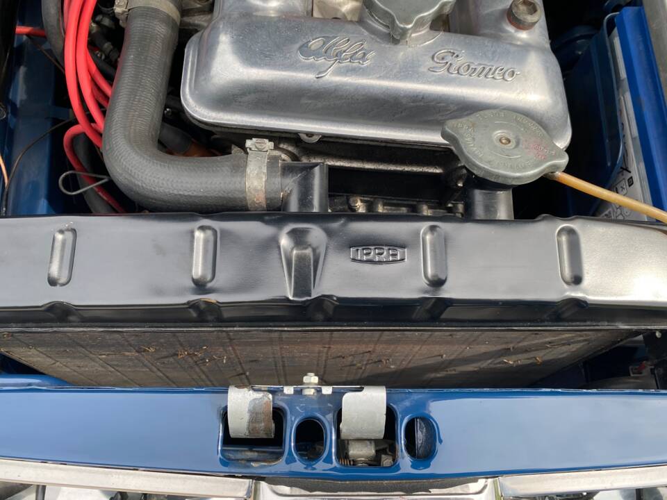 Image 43/75 of Alfa Romeo Giulia 1300 TI (1966)