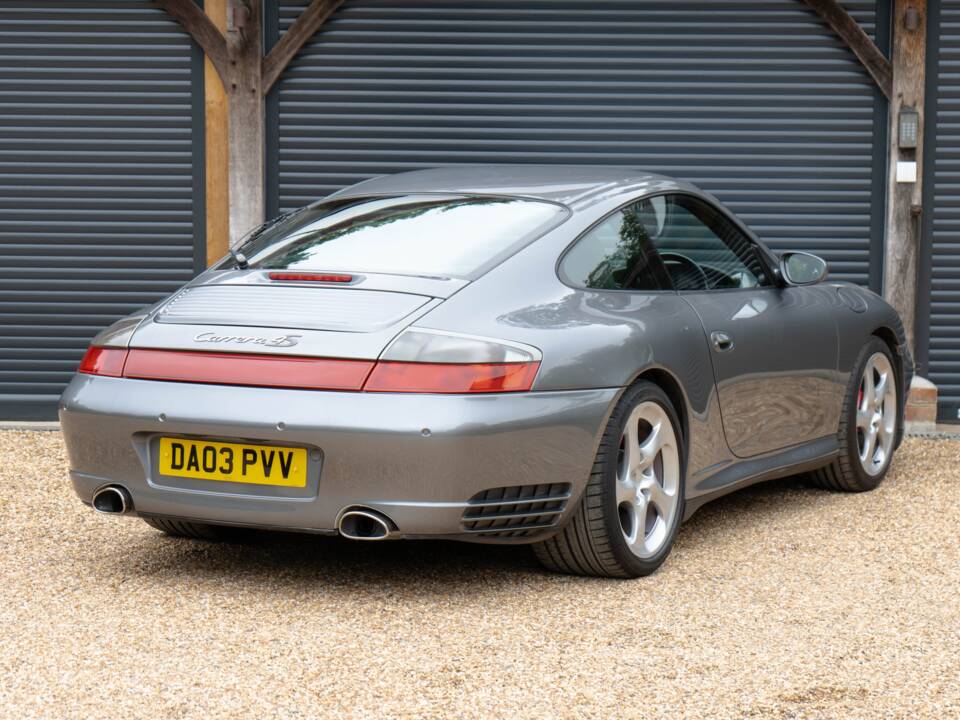Image 2/50 of Porsche 911 Carrera 4S (2003)