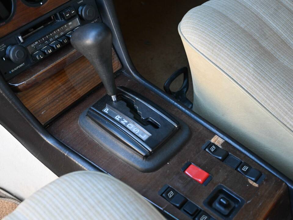 Bild 22/50 von Mercedes-Benz 280 CE (1983)