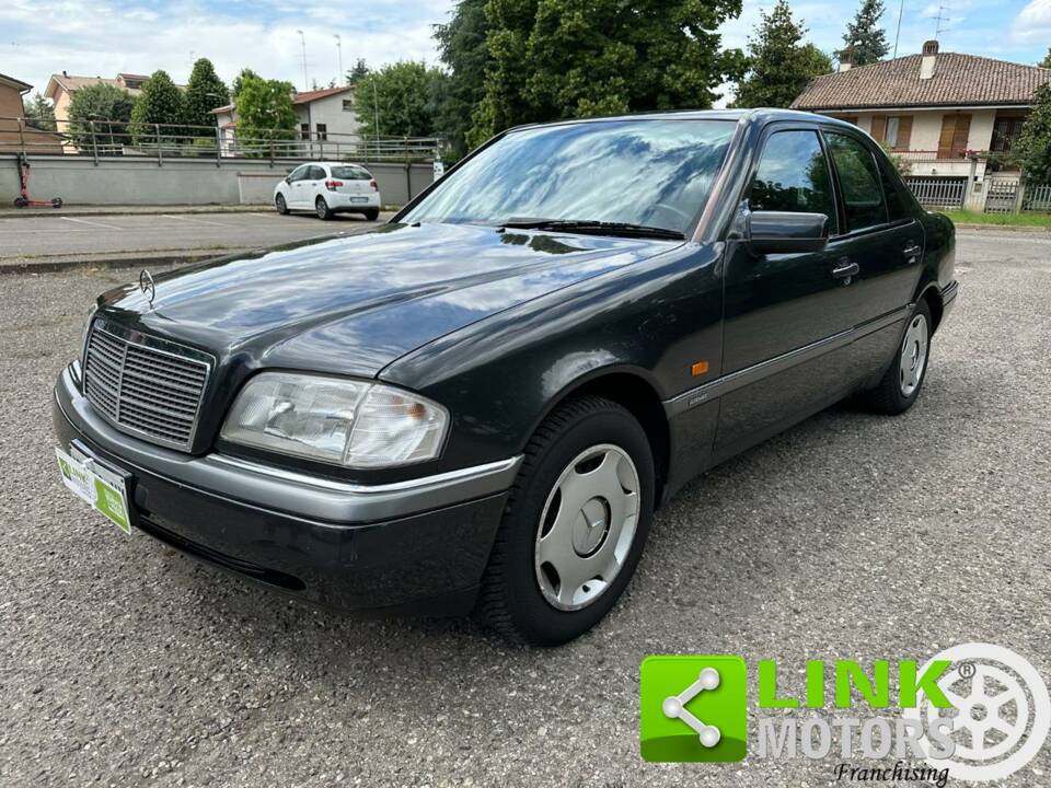 Immagine 3/10 di Mercedes-Benz C 180 (1994)