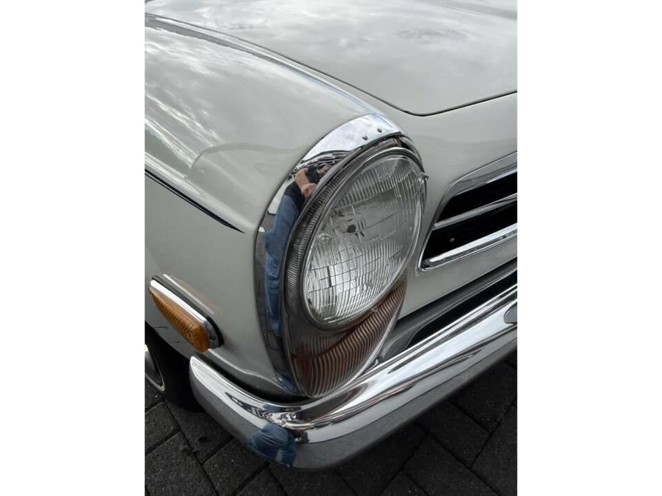 Image 19/50 of Mercedes-Benz 280 SL (1971)