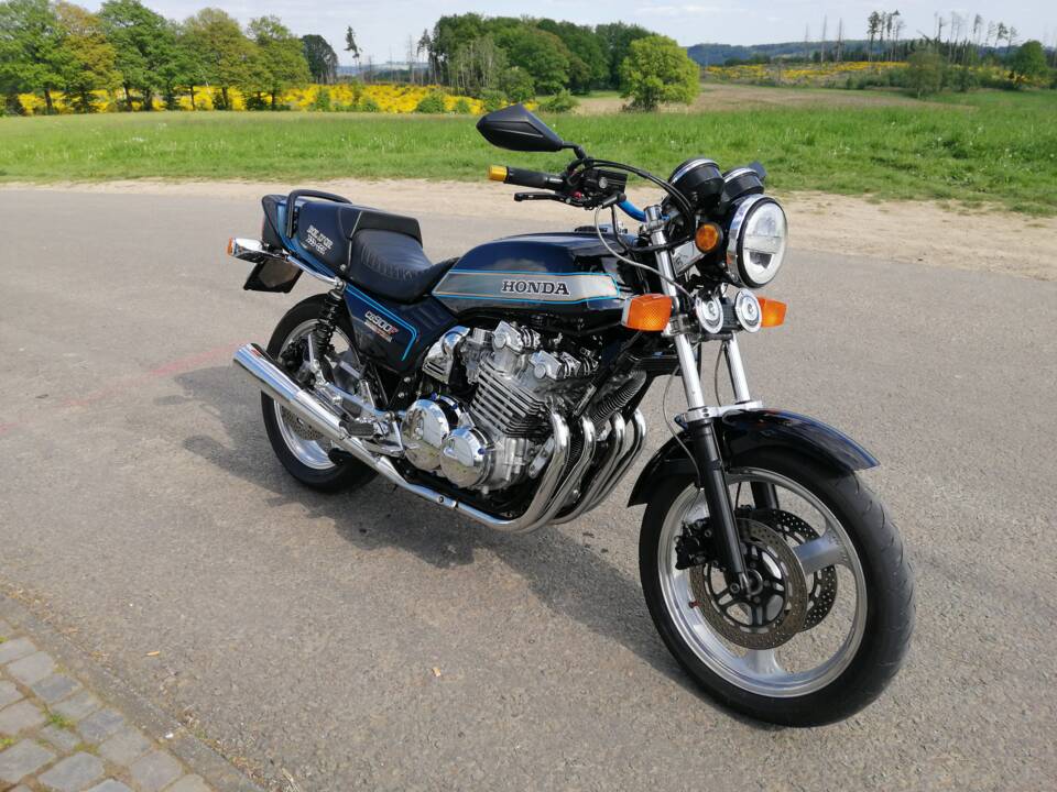Image 31/54 of Honda CB 900 F Bol d'Or (1979)