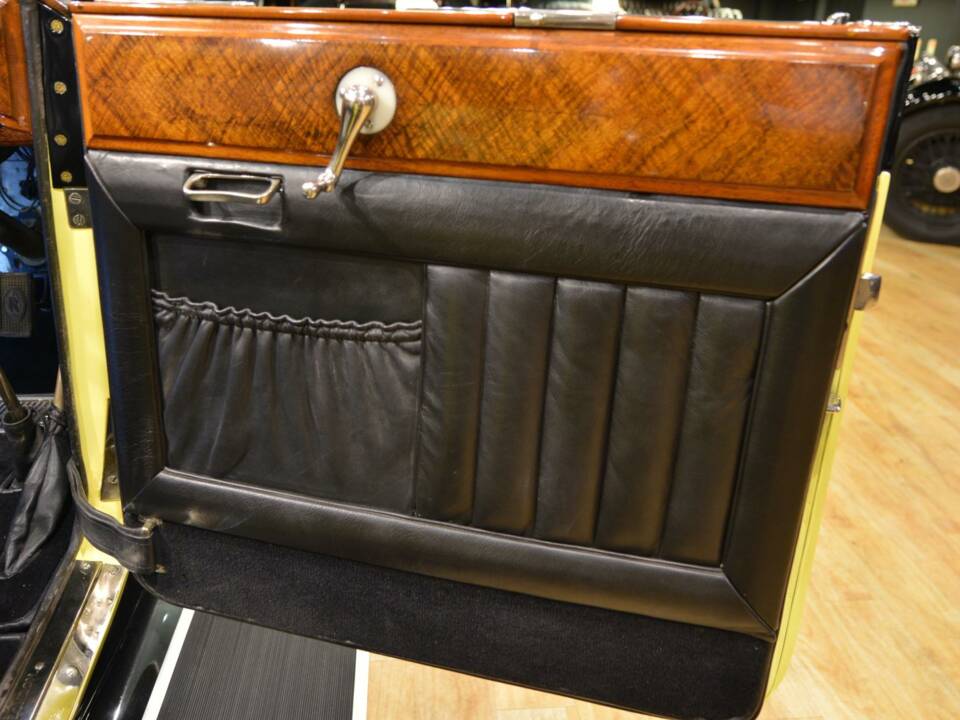 Bild 29/50 von Rolls-Royce 20 HP Doctors Coupe Convertible (1929)