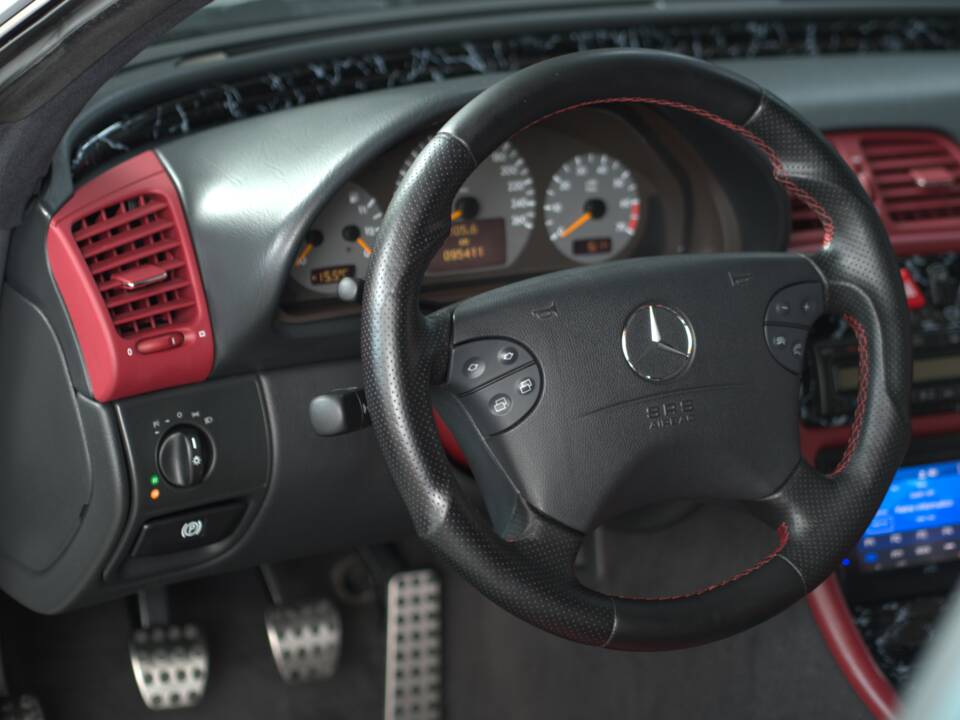 Image 16/28 of Mercedes-Benz CLK 200 Kompressor (2001)