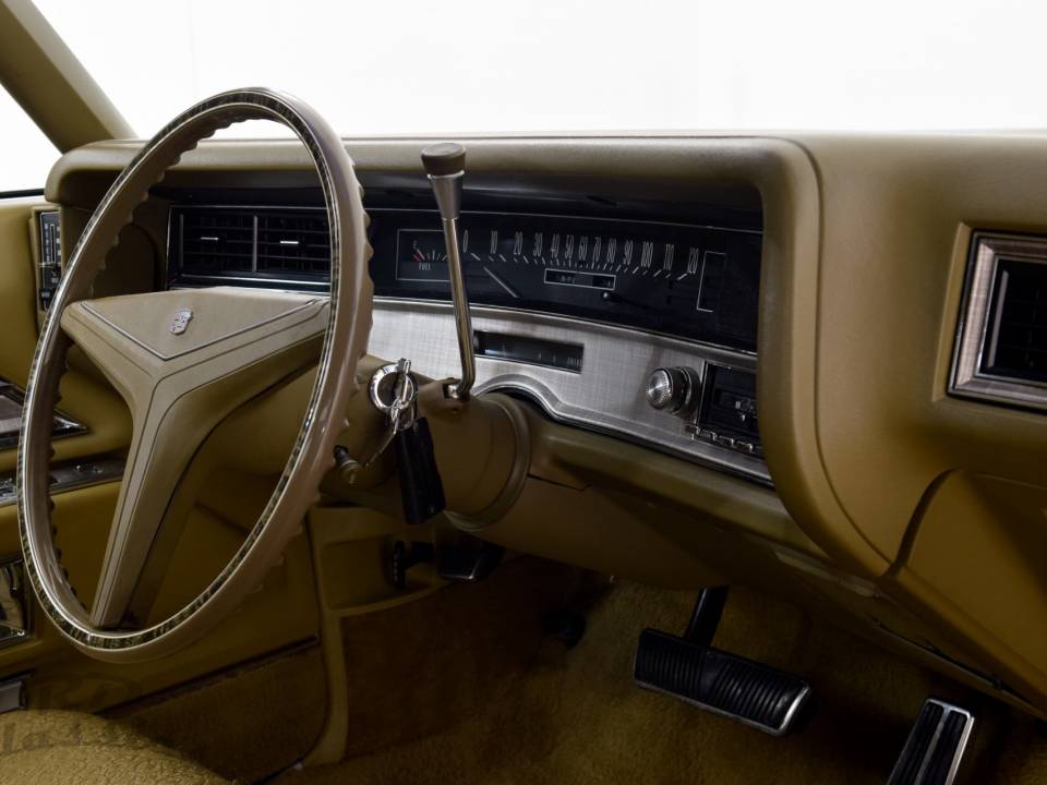 Bild 27/32 von Cadillac Coupe DeVille (1971)
