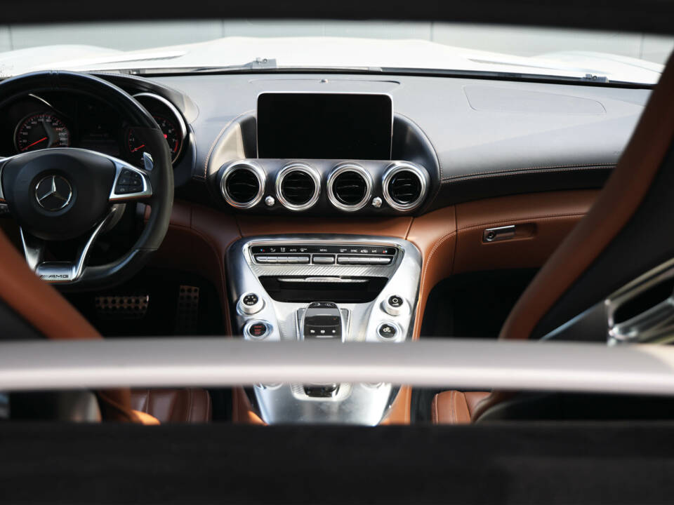 Image 51/56 of Mercedes-AMG GT-S (2017)