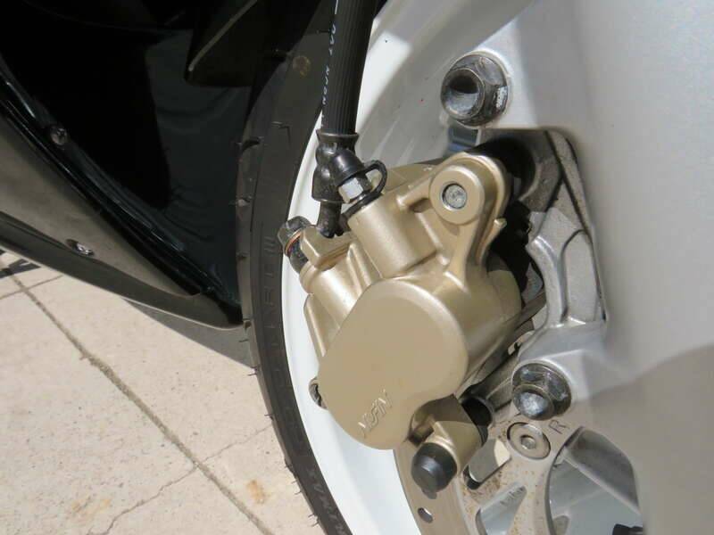 Image 25/44 de Honda VFR 750F (1991)
