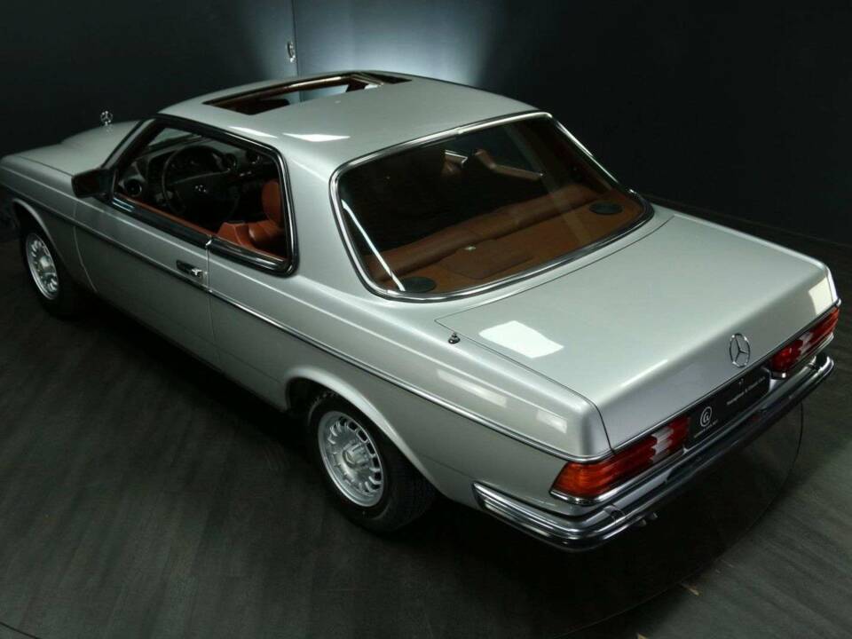 Image 45/50 of Mercedes-Benz 280 CE (1980)