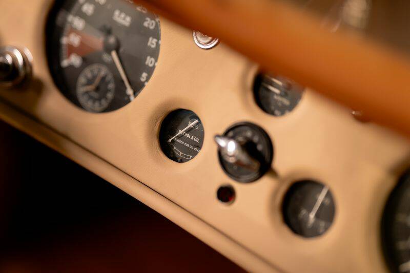 Image 37/50 of Jaguar XK 120 OTS (1952)