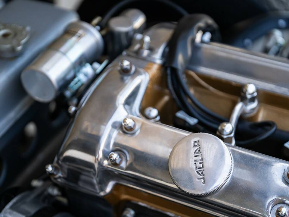 Bild 85/102 von Jaguar E-Type 4.2 (1966)