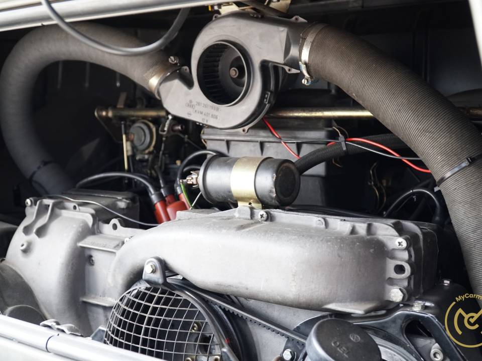 Bild 16/20 von Volkswagen T2b panel van (1977)