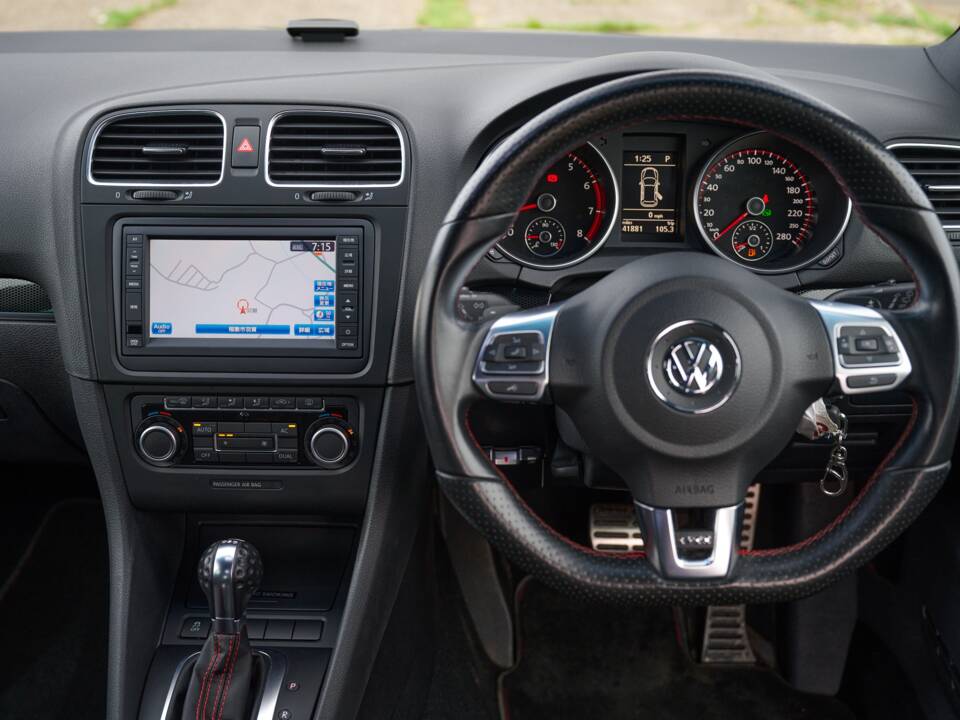 Image 45/50 of Volkswagen Golf VI GTI (2011)