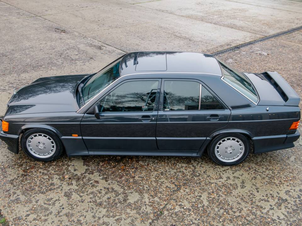 Bild 4/32 von Mercedes-Benz 190 E 2.5-16V (1992)