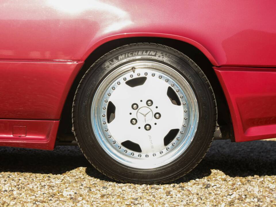 Immagine 47/50 di Mercedes-Benz 300 CE-24 3.4 AMG (1993)