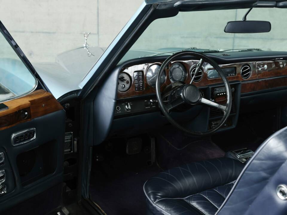 Image 15/48 of Rolls-Royce Corniche I (1980)