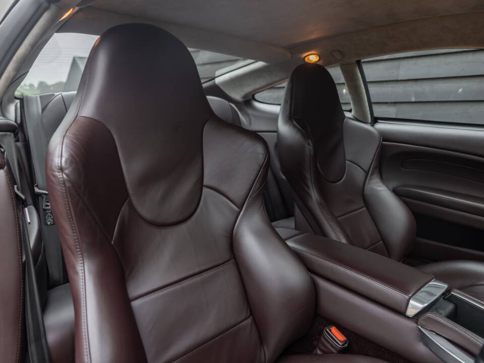 Bild 10/49 von Aston Martin V12 Vanquish S (2007)