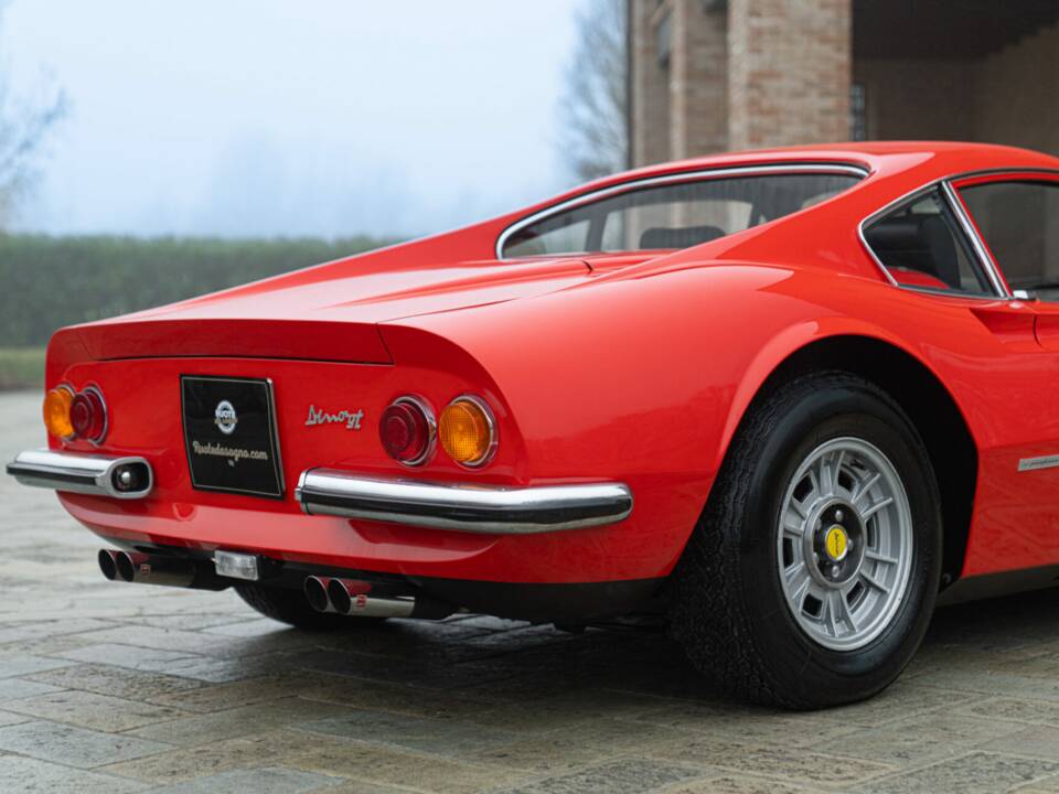 Image 14/50 of Ferrari Dino 246 GT (1971)