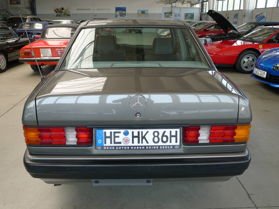 Image 31/34 de Mercedes-Benz 190 E 1.8 (1991)