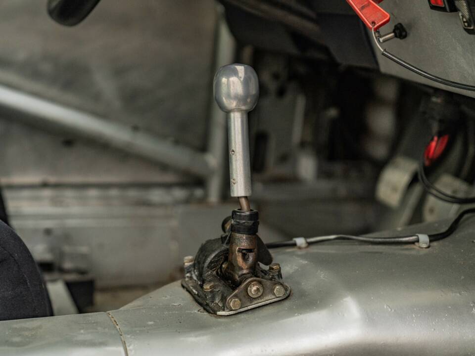 Image 22/40 of Mercedes-Benz 350 SLC (1973)