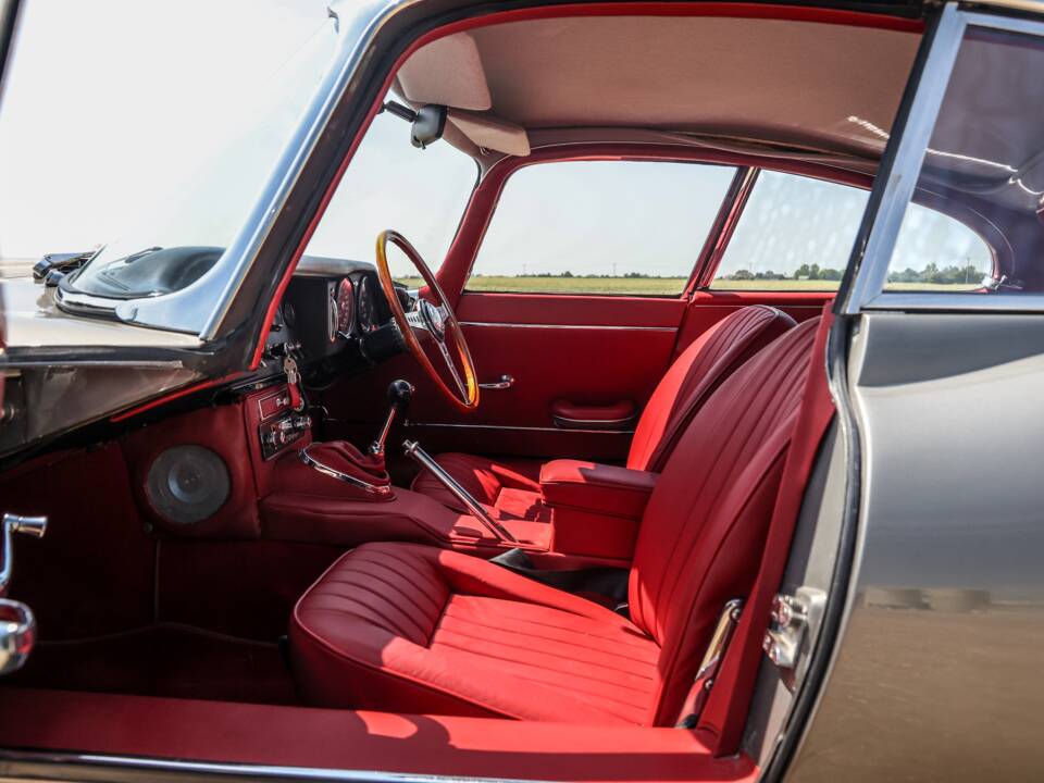 Image 44/44 de Jaguar Type E 4.2 (1964)