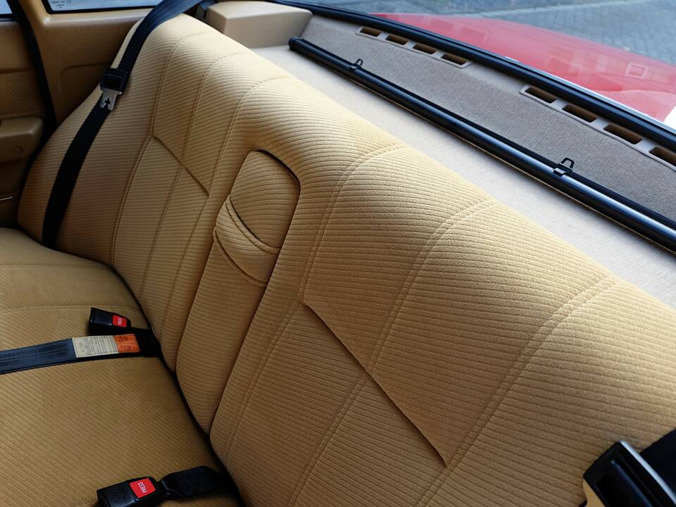 Image 22/75 de Volvo 240 (1986)