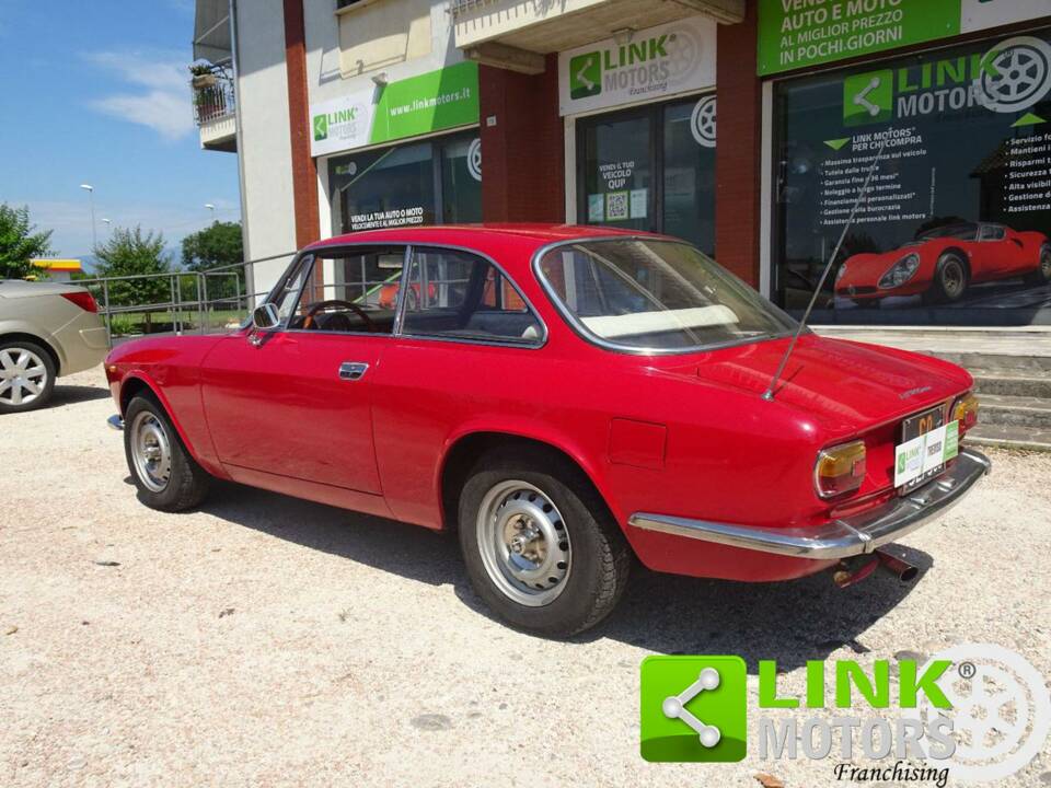 Immagine 5/10 di Alfa Romeo Giulia GT 1300 Junior (1972)