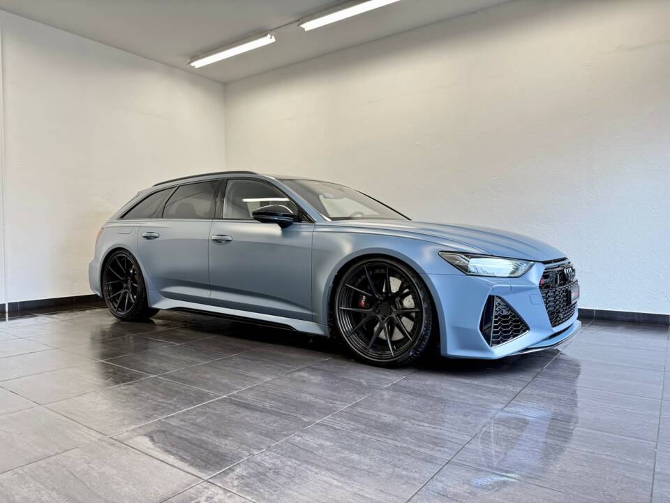 Immagine 1/31 di Audi RS6 Avant (2021)