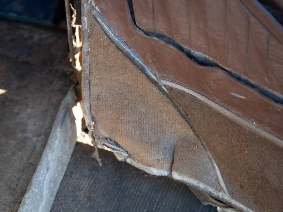 Image 65/134 of Ford V8 (1937)