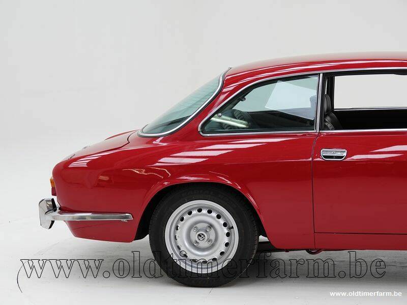 Image 14/15 de Alfa Romeo 2000 GT Veloce (1976)