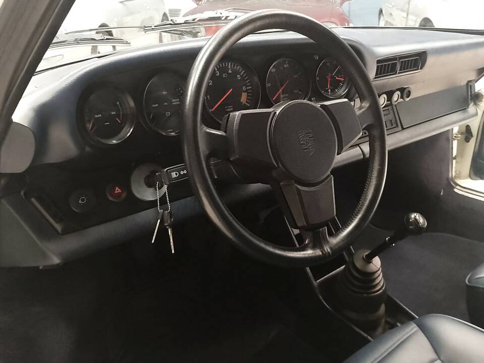 Bild 43/77 von Porsche 911 Carrera 3.2 (1984)