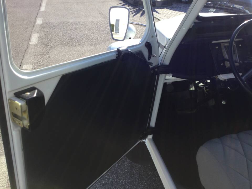 Image 10/19 of Citroën 2 CV 6 (1987)