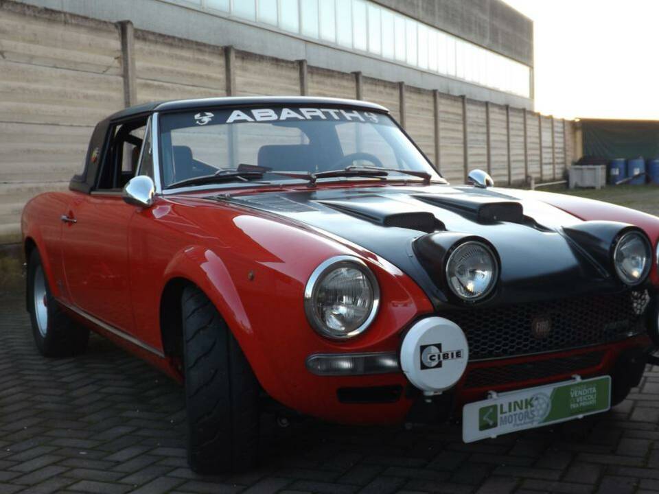 Image 1/50 de FIAT 124 Sport Spider (1967)