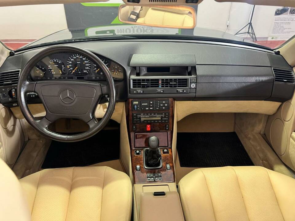 Image 27/48 of Mercedes-Benz 300 SL-24 (1992)