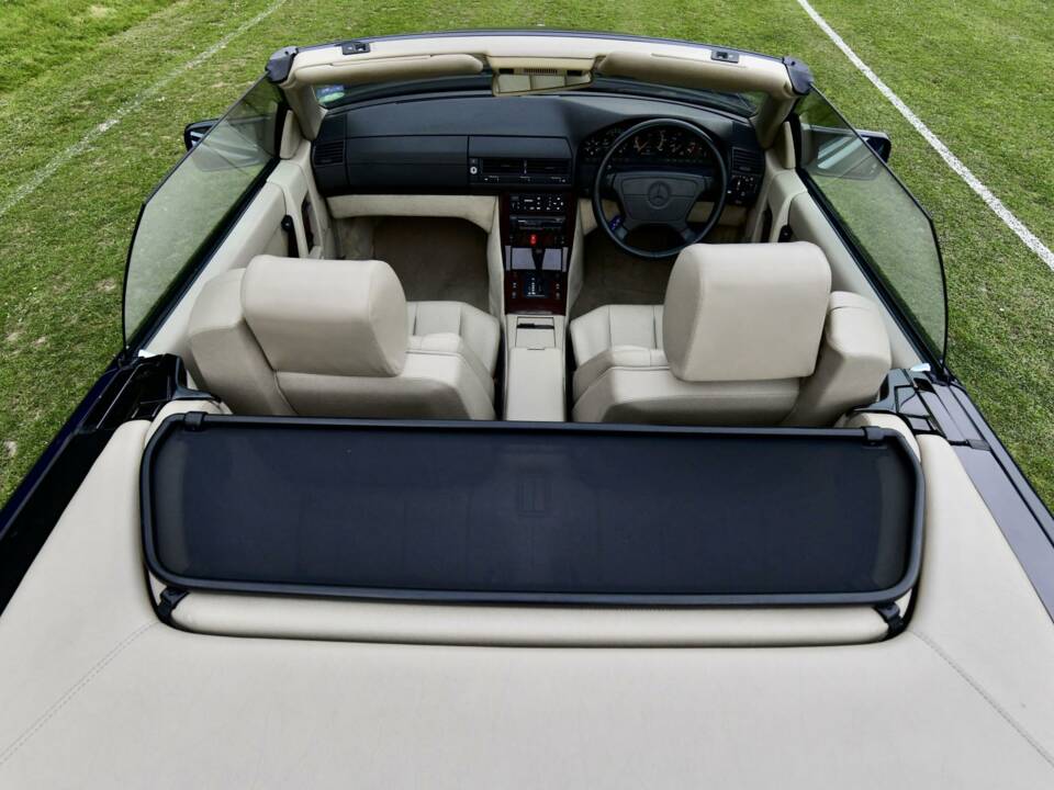 Image 44/50 of Mercedes-Benz SL 500 (1995)