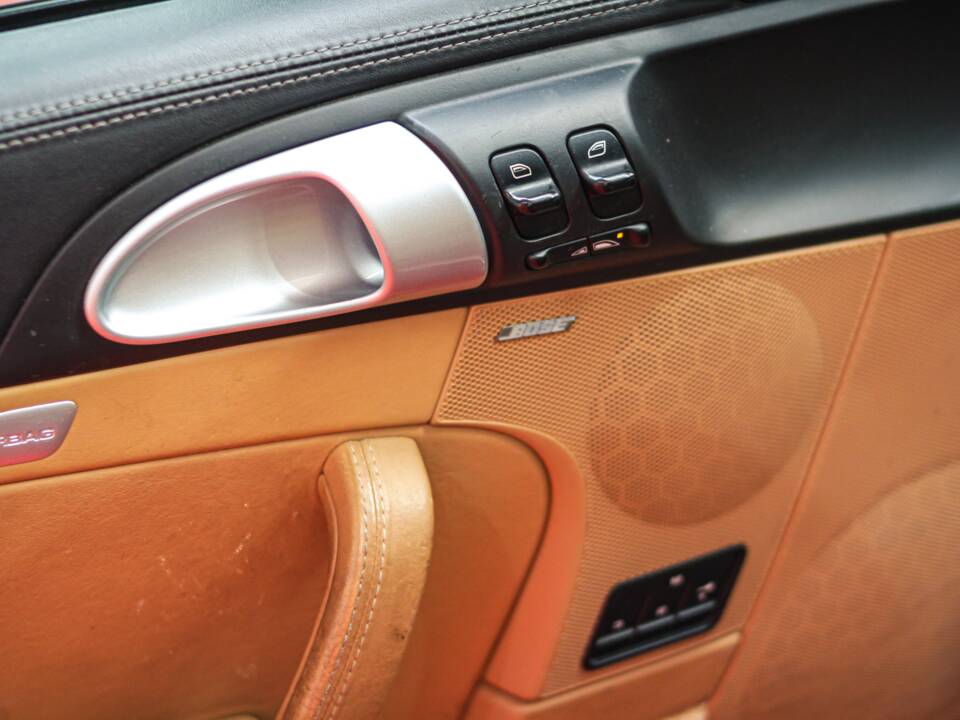 Image 17/48 of Porsche 911 Carrera 4S (2007)