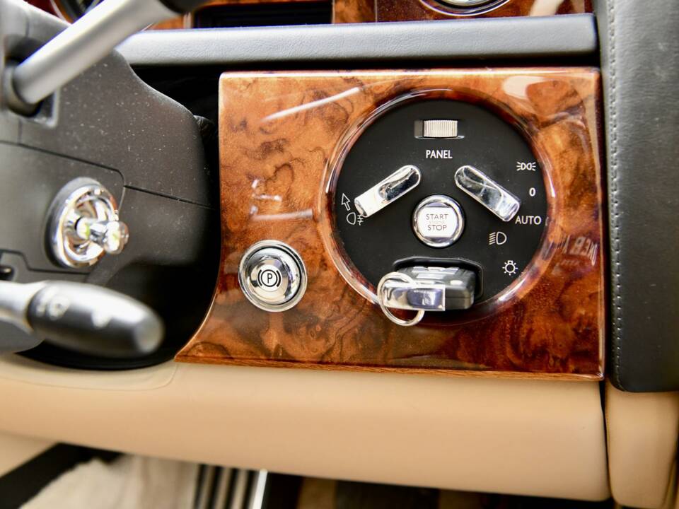 Immagine 40/50 di Rolls-Royce Phantom Coupé (2010)