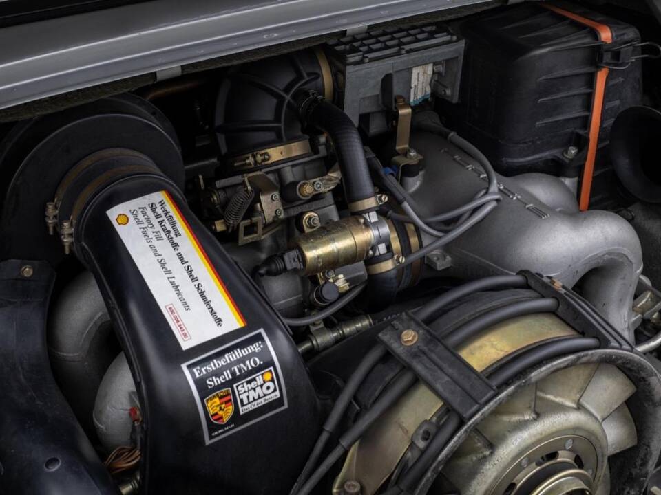 Image 95/132 of Porsche 911 Speedster 3.2 (1989)