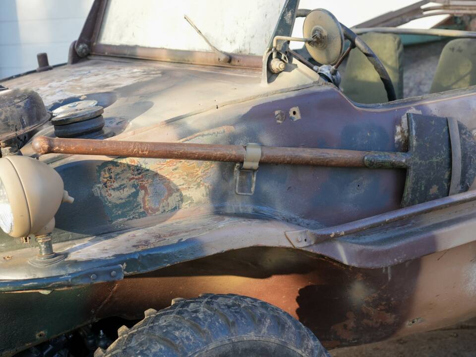 Image 32/40 of Volkswagen Schwimmwagen (1943)