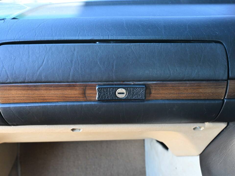 Bild 31/50 von Mercedes-Benz 280 CE (1983)