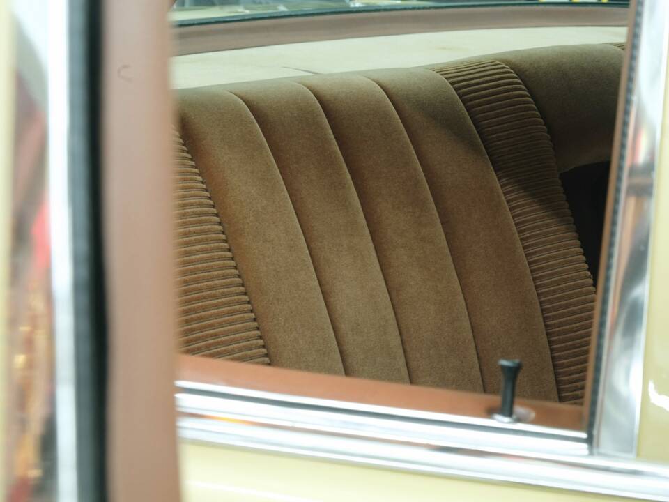 Image 37/50 de Mercedes-Benz 280 SE (1975)