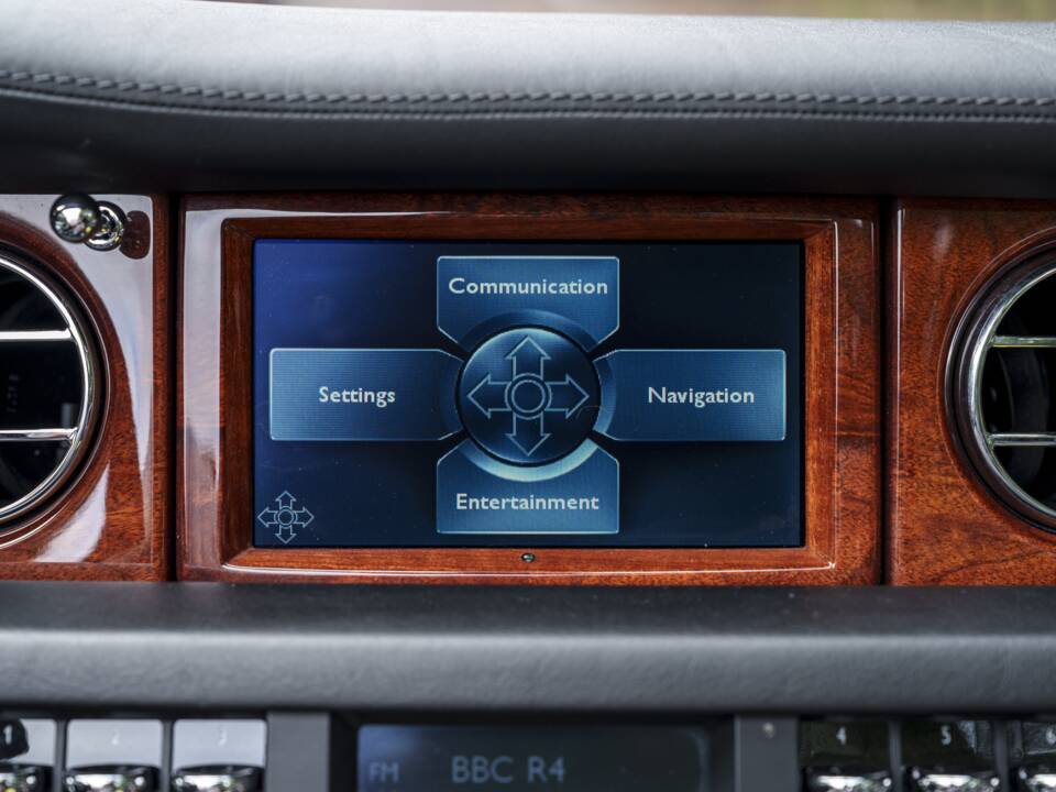 Image 24/35 of Rolls-Royce Phantom DHC (2008)