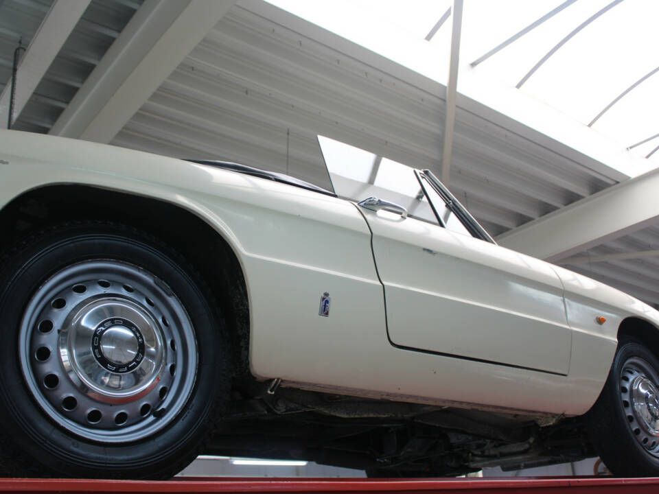 Image 8/50 de Alfa Romeo 1600 Spider Duetto (1967)