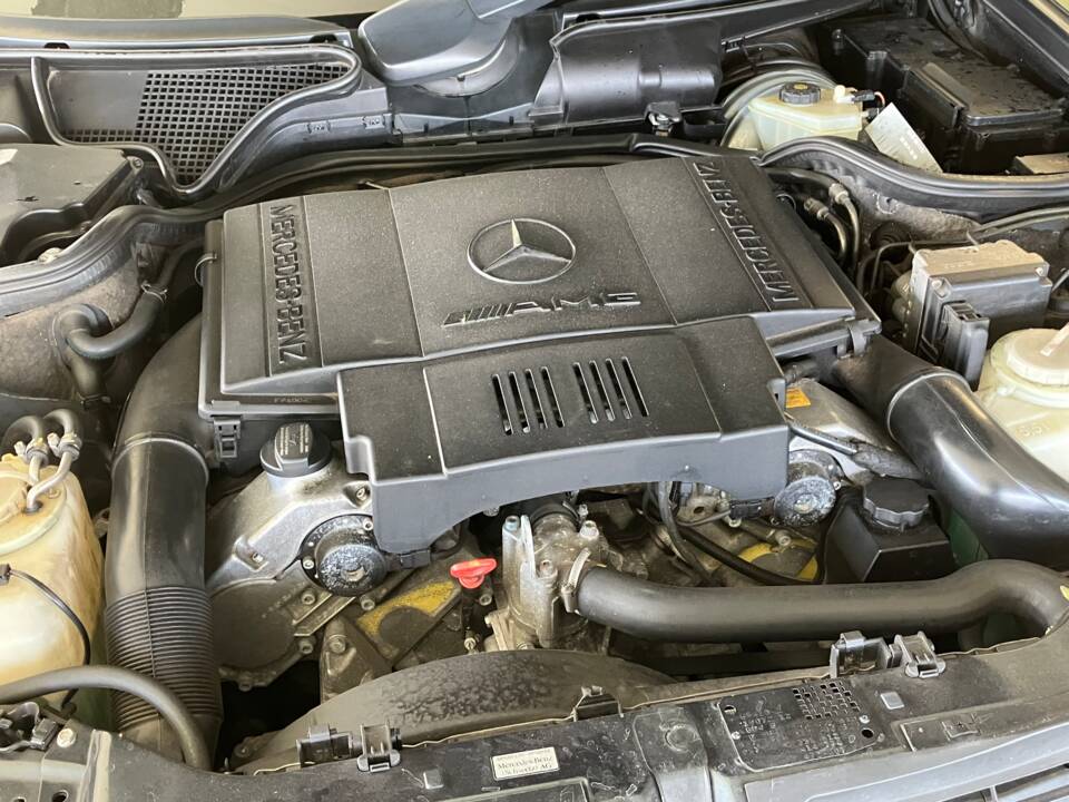 Afbeelding 16/21 van Mercedes-Benz E 50 AMG (1997)