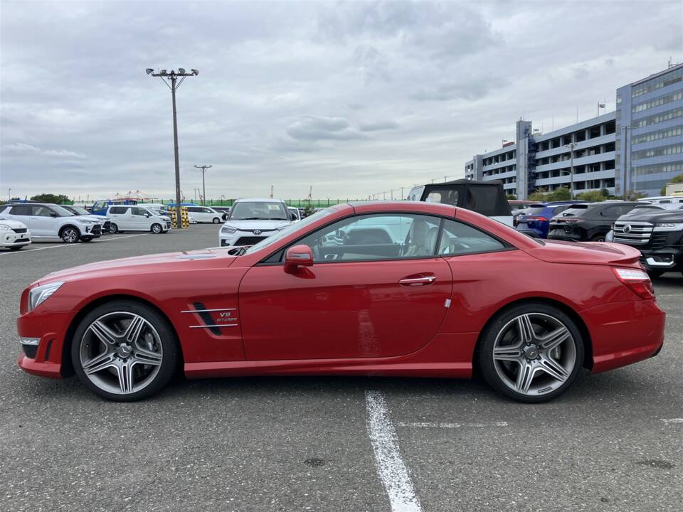 Afbeelding 4/70 van Mercedes-Benz SL 63 AMG (2012)