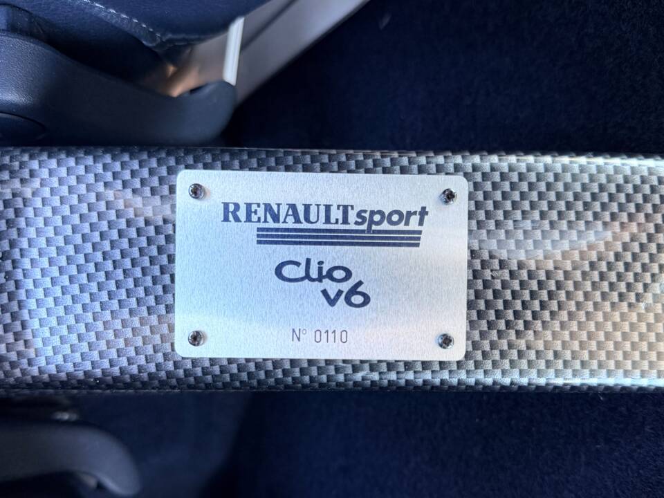 Imagen 28/29 de Renault Clio II V6 (2002)