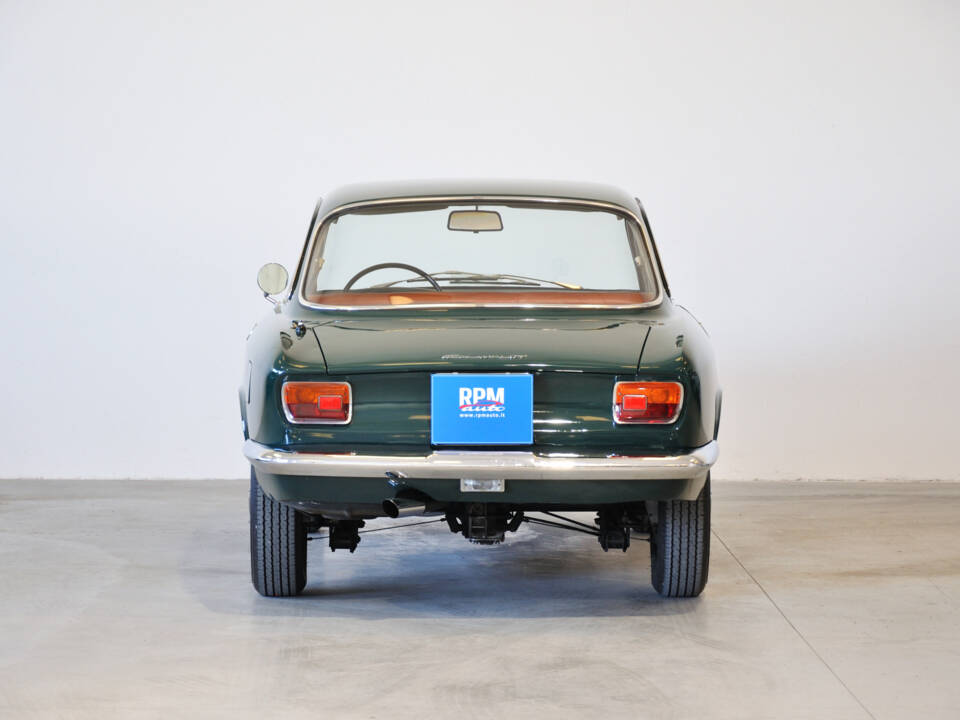 Image 13/65 of Alfa Romeo Giulia 1600 Sprint GT (1964)